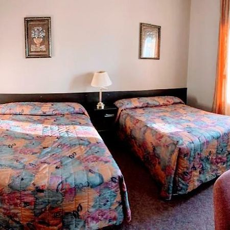 Bonnyville Hotel ภายนอก รูปภาพ