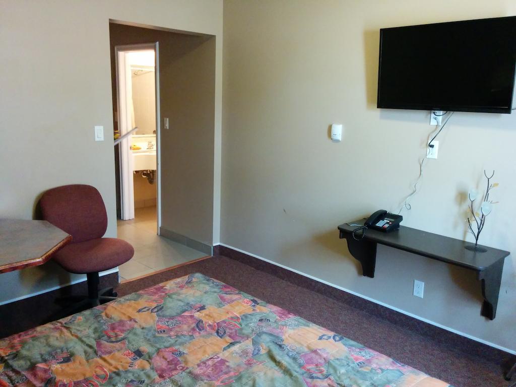 Bonnyville Hotel ภายนอก รูปภาพ