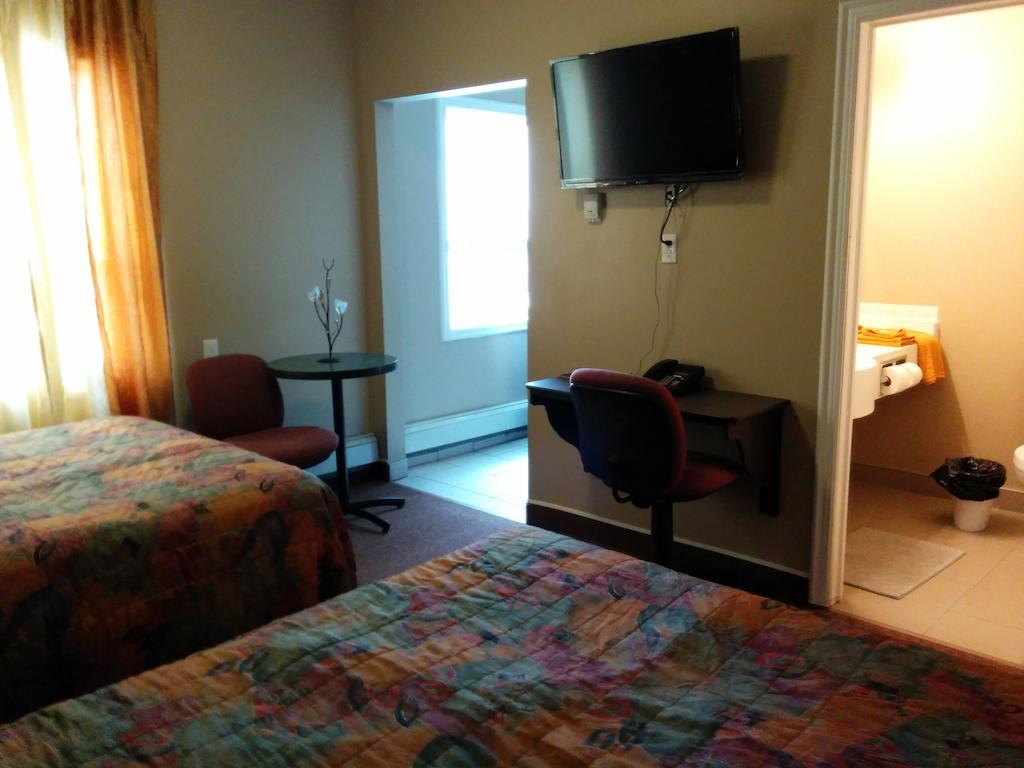 Bonnyville Hotel ภายนอก รูปภาพ