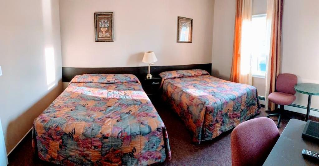 Bonnyville Hotel ภายนอก รูปภาพ