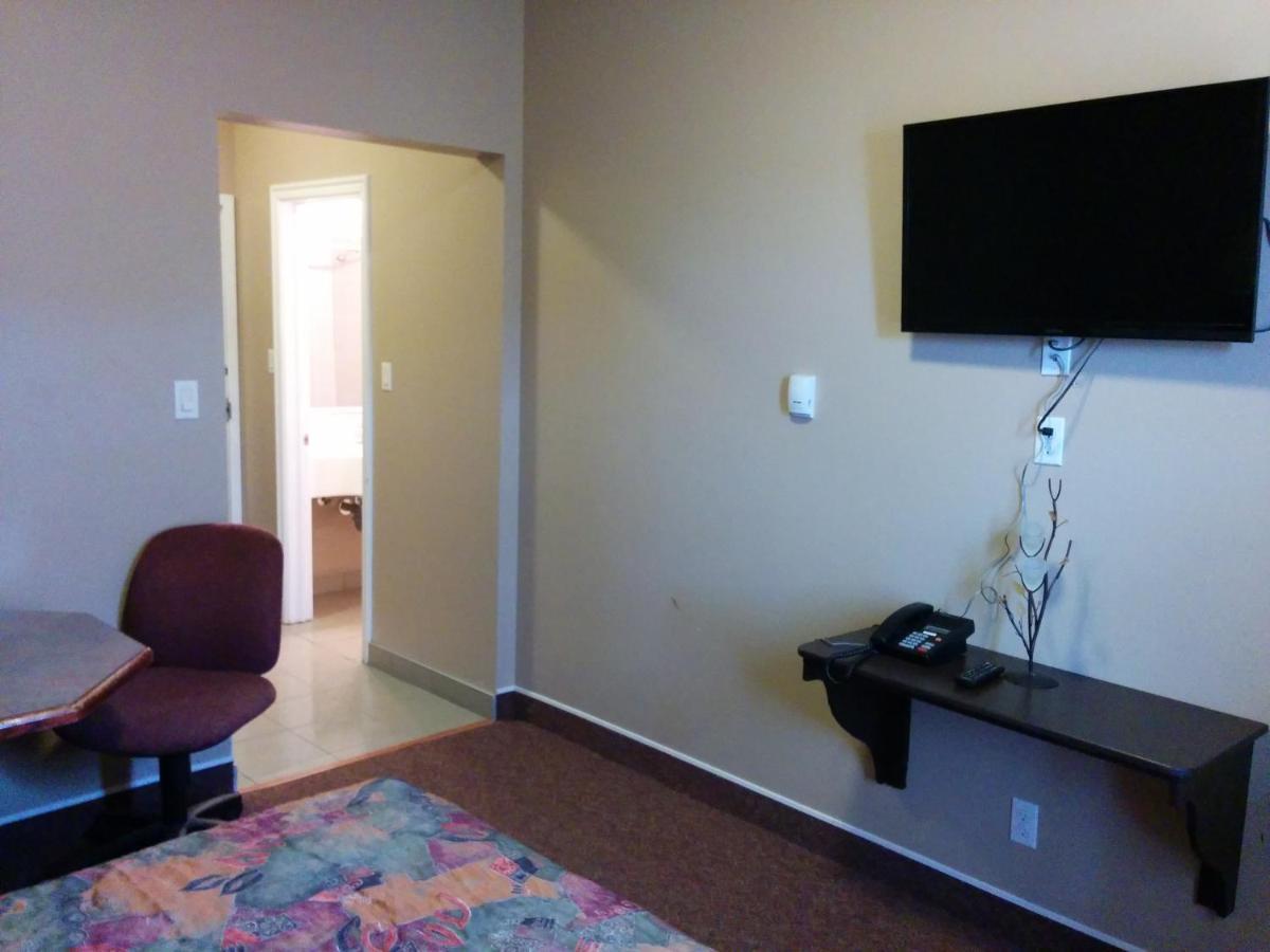 Bonnyville Hotel ภายนอก รูปภาพ